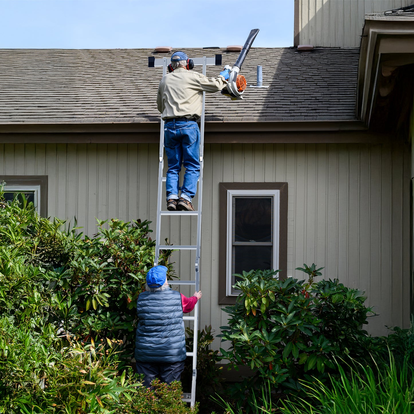 NETAJE 12.5ft 7 in 1 Multi-Purpose Ladder W/Anti-Slip Feet, EN 131 Standard 330LB Capacity, Folding Aluminium Extension Ladder